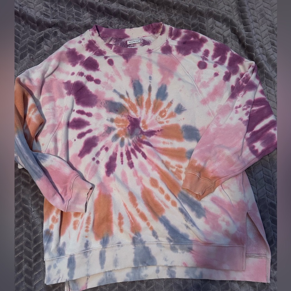 Tie-dye sweatshirt